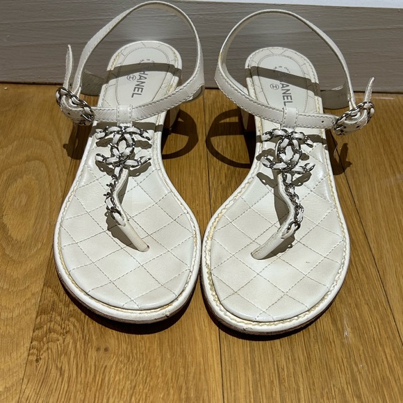 Chanel Lambskin Chain CC Logo Thong Sandals 38 White - Picture 3 of 14